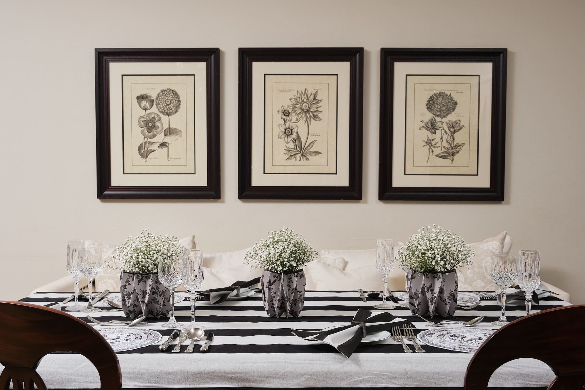 SS_Tablescapes_122025_00007 The Classic Striped - Tablecloth - Black Striped