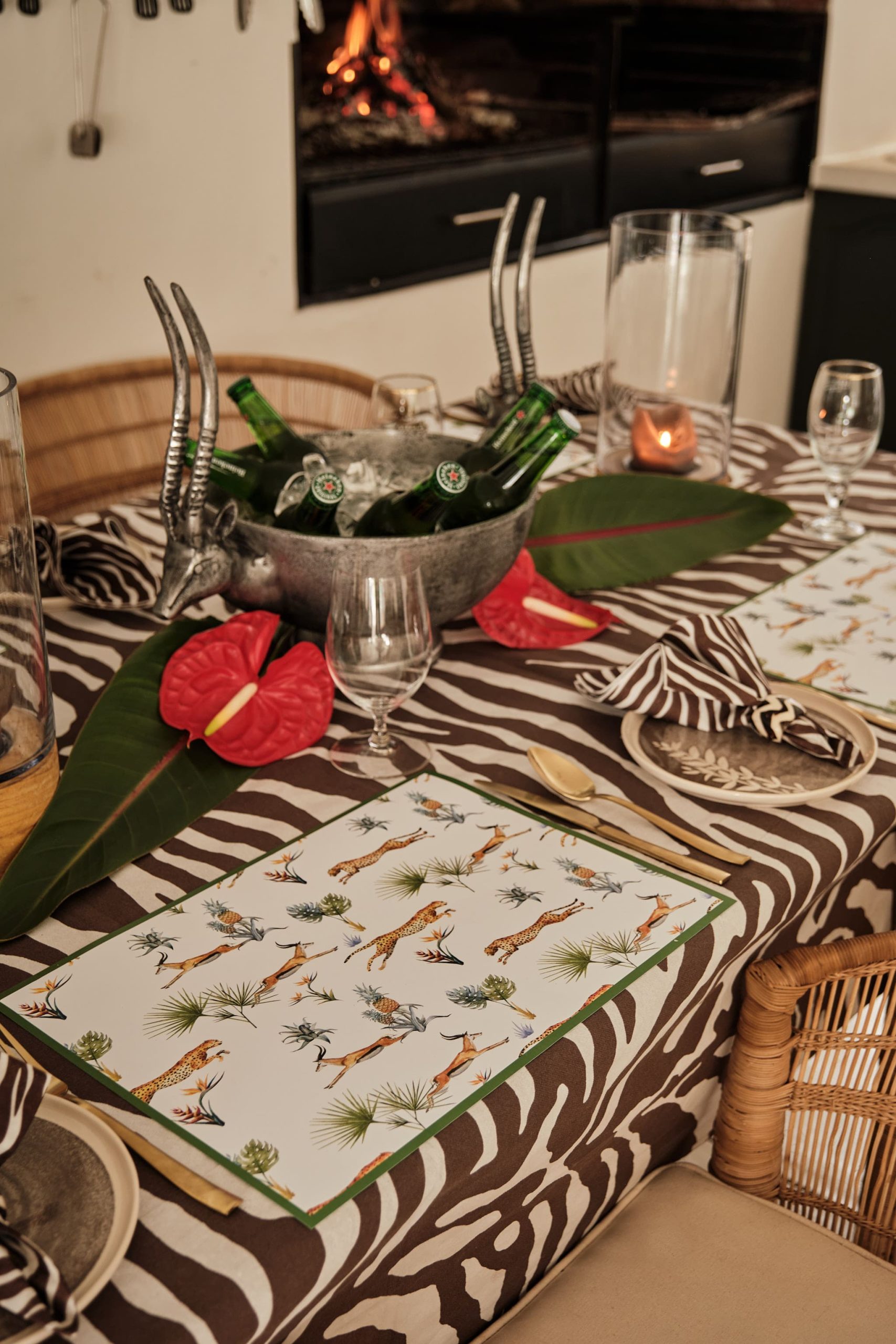 SS_Tablescapes_122025_00177a Zebra - Tablecloth - African - Cheetah Chase
